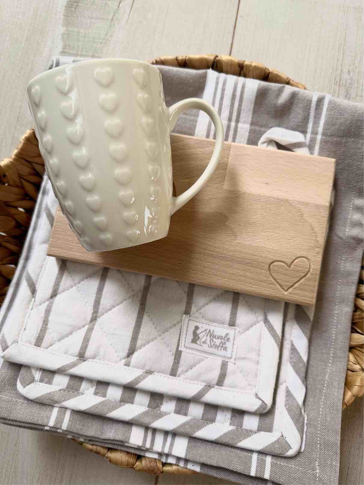 TAZZA MUG CUORI BIANCO